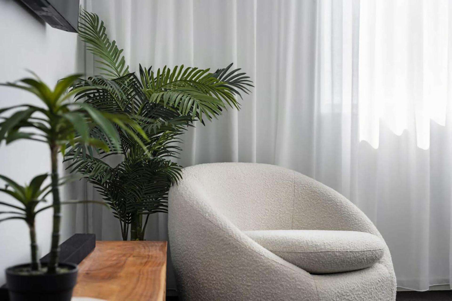 Seascape 500m To Ocean Baths Apartment Merewether